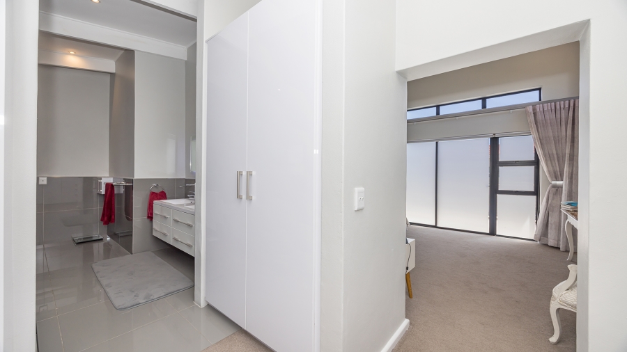 4 Bedroom Property for Sale in Parklands North Western Cape